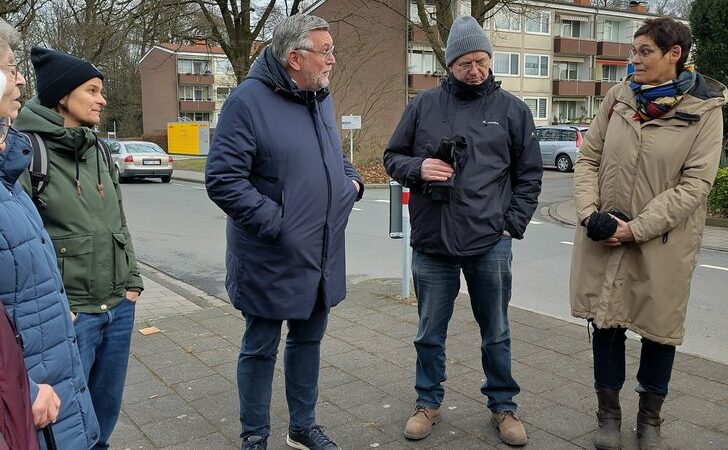 beim Ortstermin an der Bushalte "Junker Jörg-Platz" am 8.1.2025